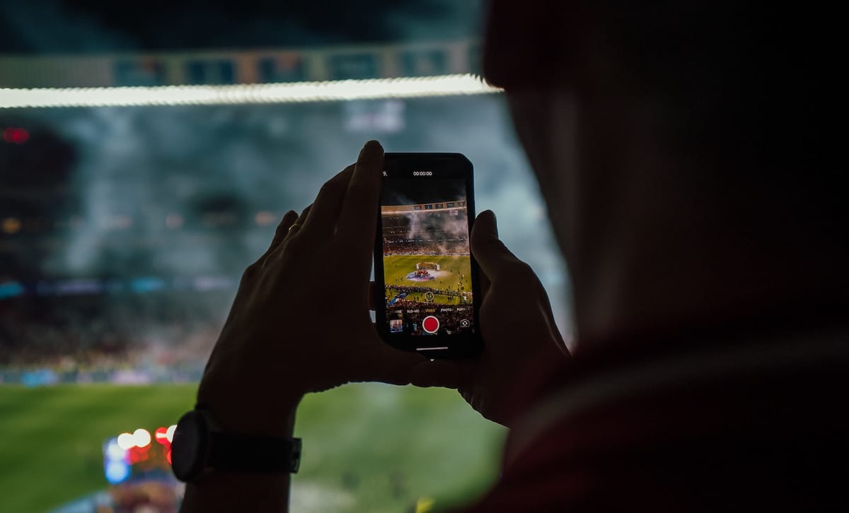 How are Premier League clubs announcing line-ups on Twitter in the 19/20 season?